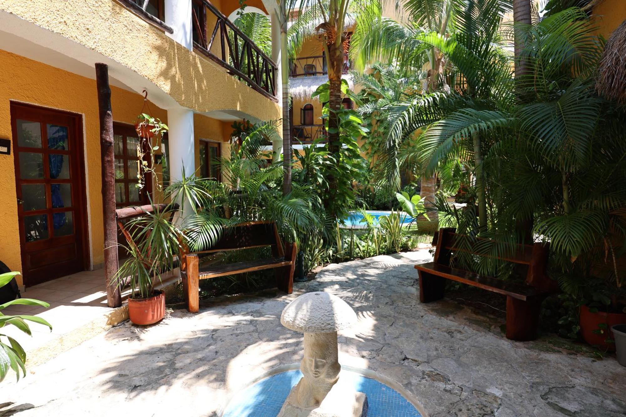 Hotel Bosque Caribe, 5Th Av. Zone Playa del Carmen Exterior photo